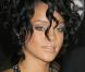 Rihanna... hum hum... en voilà une tenue affriolante Mademoiselle ! 
