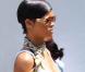 Rihanna, superbe, moulée dans un jean et dans un top... une classe d'une maturité inouïe pour la jeune femme de 21 ans ! 