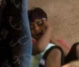 De retour à Mumbai, Azharuddin Ismael Mohammed qui joue Salim enfant dans Slumdog Millionnaire est giflé par son père - 27 février 2009