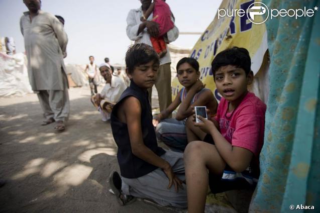 Azharuddin Ismael Mohammed qui joue Salim enfant dans Slumdog Millionnaire, de retour à Mumbai - 27 février 2009