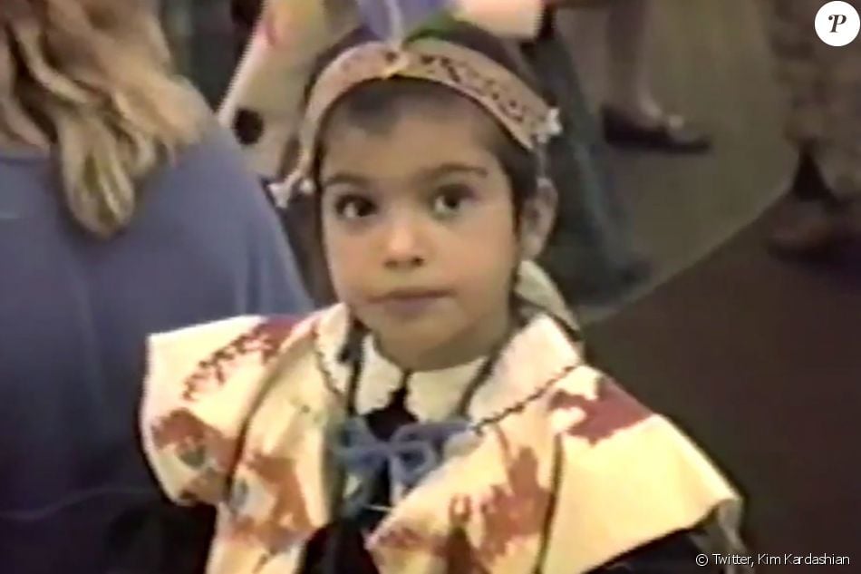 Kim Kardashian, filmée par son père Robert Kardashian à Thanksgiving 1985.