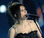 Camille chante aux Victoires de la Musique en février 2009