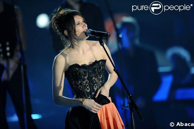 Camille chante aux Victoires de la Musique en février 2009