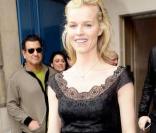 Eva Herzigova au défilé Balmain jeudi 6 mars au Ritz