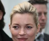 Kate Moss était au premier rang chez Chanel mardi matin avec Jamie Hince