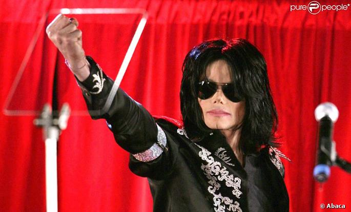 Michael Jackson lors de la conférence de presse du 5 mars