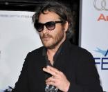 Joaquin Phoenix se bat durant sa propre prestation à l'hôtel Fontainebleau de Miami.