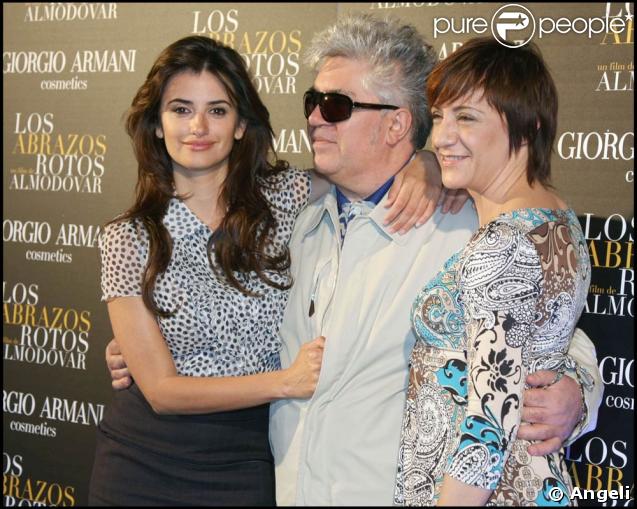 La belle Penélope Cruz, Pedro Almodovar et Blanca Portillo, lors de la présentation des 