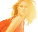 Doutzen Kroes prend la pose pour Calvin Klein