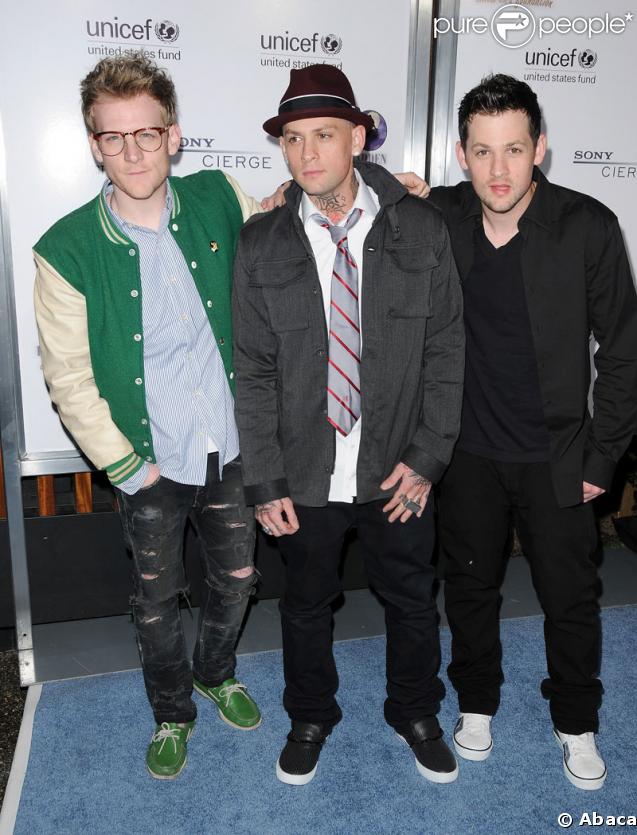 Joshua, Benji et Joel Madden lors de la soirée caritative pour l'Unicef Tap Project organisée par Sony Cierge et The Richie-Madden Children fondation à Los Angeles le 23 mars 2009