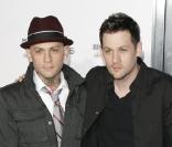 Benji Madden et Joel Madden lors de la soirée caritative pour l'Unicef Tap Project organisée par Sony Cierge et The Richie-Madden Children fondation à Los Angeles le 23 mars 2009