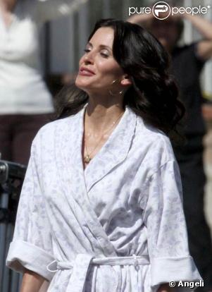 Courteney Cox sur le tournage de sa nouvelle série. 25/03/09