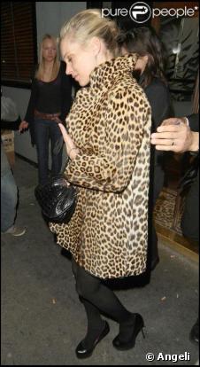 Kate Moss à la sortie du Groucho Club hier soir à Londres
