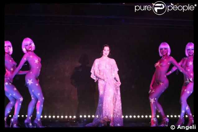 En janvier 2009, Dita von Teese se donnait aussi en spectacle au Crazy Horse