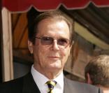 Roger Moore honoré sur le Walk Of Fame d'Hollywood Boulevard en octobre 2007