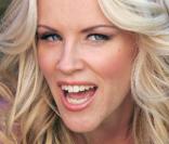 Jenny McCarthy est vraiment une femme très belle... surtout quand elle apprêtée pour un tapis rouge !