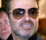 George Michael sans les lunettes dans ses mémoires