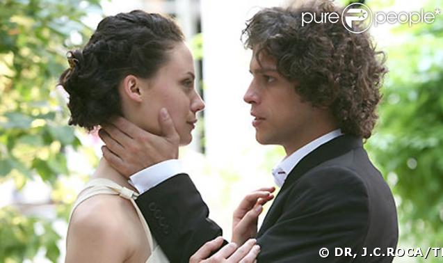 Christophe Degli Esposti dans la série La vie est à nous 
