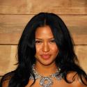 La superbe chanteuse Cassie change de look et... se rase la tête !