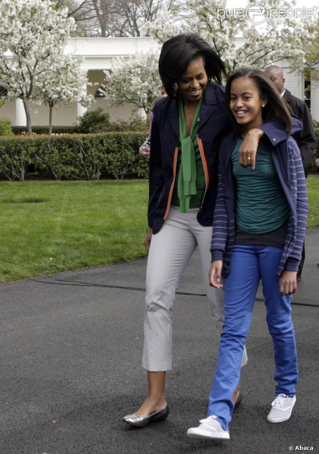 Michelle Obama et Malia lors du lundi de Pâques à la Maison Blanche le 13 avril 2009