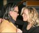 Tendres retrouvailles entre Kim Basinger et Mickey Rourke lors de l"avant-première de The Informers à Hollywood, le 16/04/09