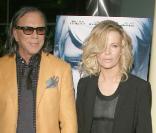Kim Basinger et Mickey Rourke lors de l'avant-première de The Informers à Hollywood, le 16/04/09