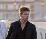 Shaun Sipos sur le tournage de  Melrose Place 2.0  
