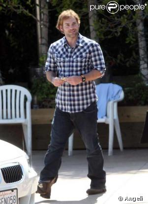 Seann William Scott et une mystérieuse jeune femme (qui n'est pas Deanna Miller) sont allés prendre un brunch à Malibu