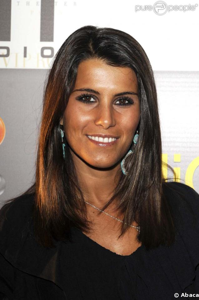  M6  : Une carrière ensoleillée pour Karine Ferri, cette ex-bachelorette à la vie... bien ombragée ! 