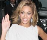 Beyoncé, salut ses fans à la sortie du David Letterman Show à New York, le mercredi 22 avril 2009