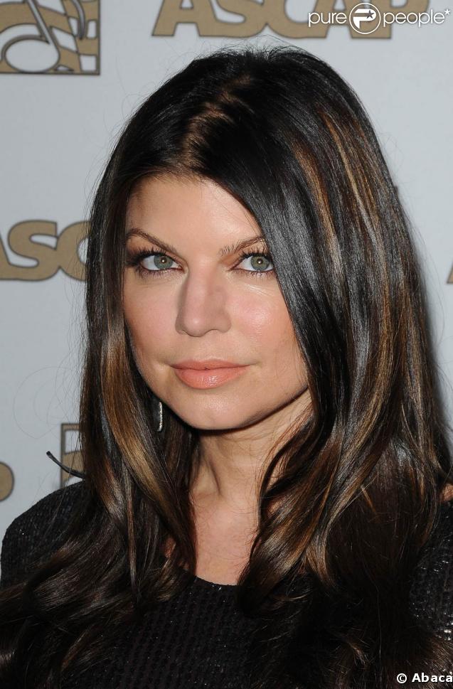Fergie, sans son mari Josh Duhamel, a assisté hier aux  ASCAP Pop Music Awards  à Hollywood