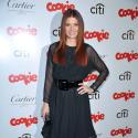 Debra Messing de "Will and Grace", la bombe rousse devient... femme au foyer !