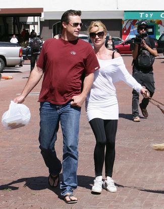 Nicollette Sheridan et son nouveau Jules, à Malibu