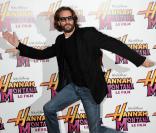 Frédéric Beigbeder fait le show sur le tapis rouge de la Première de 