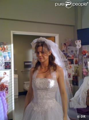 Meredith Grey (Ellen Pompeo) va-t-elle choisir cette robe ?
