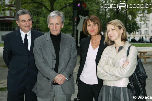 Serge Toubiana, Costantin Costa-Gavras, Christine Albanel et Macha Makeïeff lors du Gala Champêtre organisé dans la Cinémathèque française dans le cadre de l'exposition Jacques Tati, 2 temps, 3 mouvements - 5 mai 2009