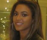 La sublime Beyoncé en plein shopping au Galeries Lafayettes à Paris, le 4 mai 2009