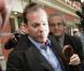 Kiefer Sutherland va-t-il retourner en prison... ou pas ? Il s'est lui-même présenté à la police ! Regardez !