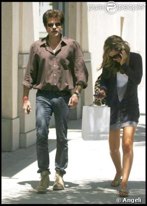 Anil Kapoor et une amie à Beverly Hills le 7 mai 2009