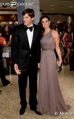 Demi Moore et Ashton Kutcher samedi soir lors du dîner des correspondants avec le président Barack Obama