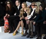 C.Cassel, D.Kruger, M.Faithfull, C;Schiffer et A.Mouglalis au défilé Printemps-Eté 2008 Chanel