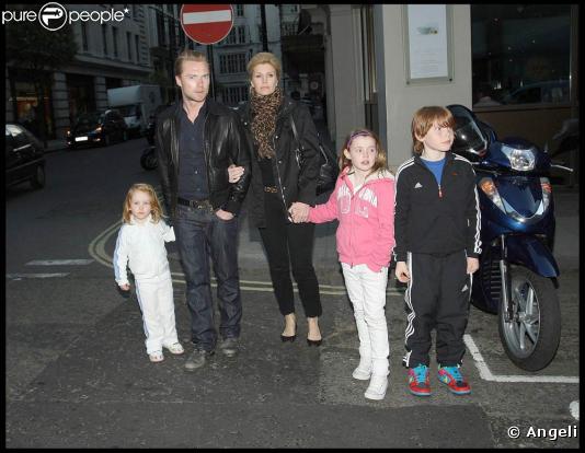 Ronan Keating, sa femme Yvonne Connolly, leurs deux filles Alie et Marie et leur fils Jack