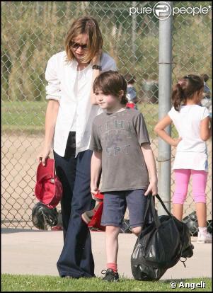 Calista Flockhart et son fils Liam, moments sportifs mais tendres aussi !