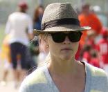 Reese Witherspoon et son fils Deacon hier à Los Angeles
