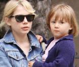 Michelle Williams et sa petite Matilda, le 16 mai 2009