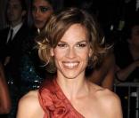 Hilary Swank remettra les Trophées Chopard à l'hôtel Martinez ce soir