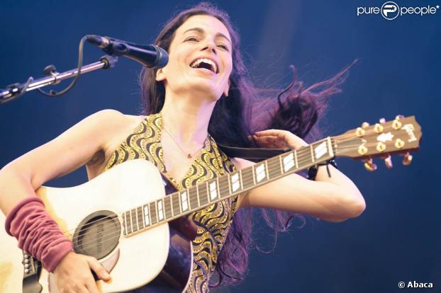 Yael Naim assurera le traditionnel concert gratuit du prix de Diane