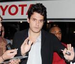 John Mayer évite ses fans...