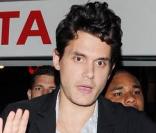 John Mayer évite ses fans...
