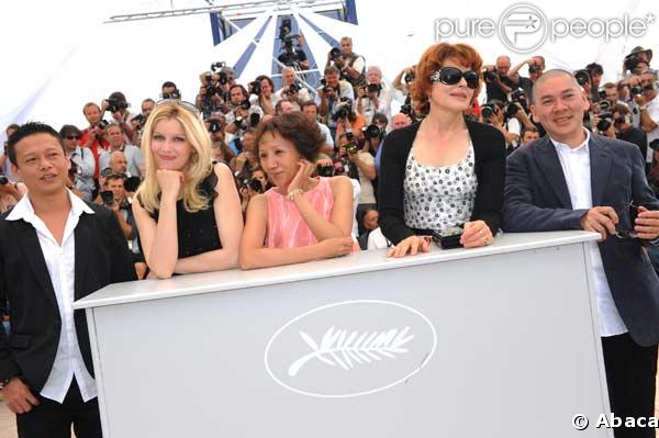  Le réalisateur Tsai Ming-Liang, Laetitia Casta, Yi-Ching Lu, Fanny Ardant et Kang - Sheng Lee  au photocall de Visage le 23 mai 2009
